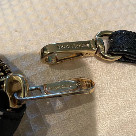 Michael Kors Black and White Striped Clutch with Zip Around Wallet… NWOT - Picture 4 of 10